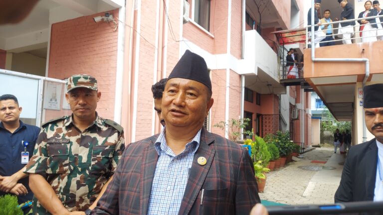 सभापति देउवासँगको छलफलपछि राजीनामा दिने तयारीमा मुख्यमन्त्री लामा
