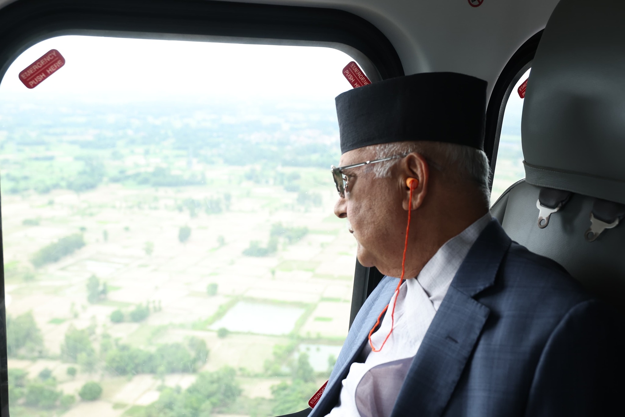 प्रधानमन्त्री ओलीको तराई भ्रमणः हेलिकप्टरबाट सुख्खाग्रस्त क्षेत्रको स्थलगत अवलोकन