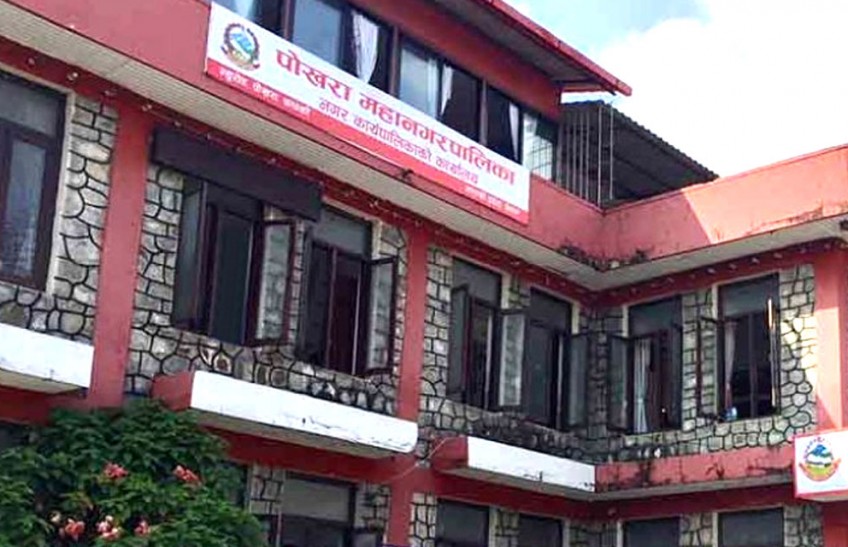 पोखरा महानगरका कर्मचारीमाथि वडाध्यक्षद्वारा कुटपिट