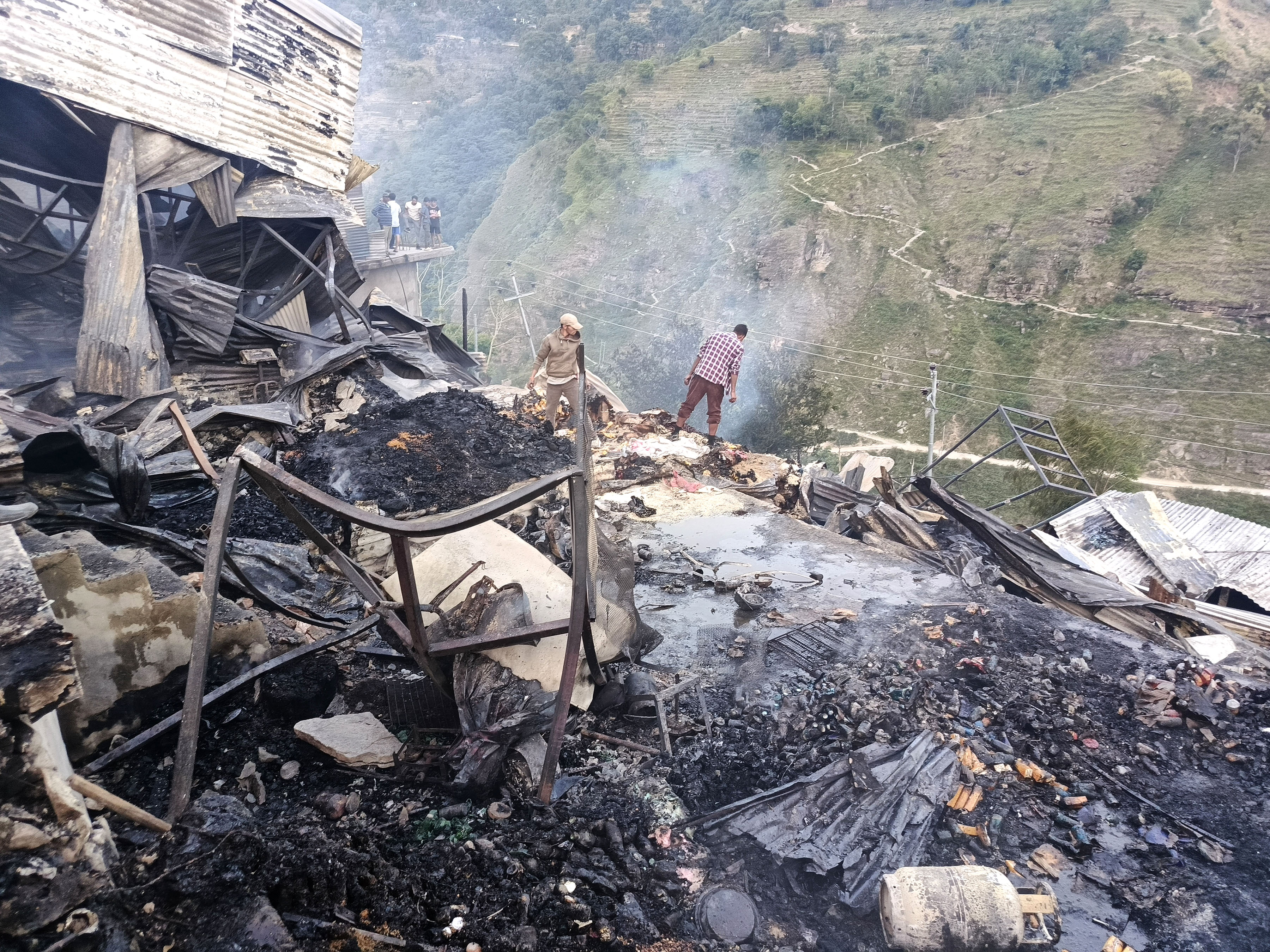 बाजुरा आगलागी : ३५ पसलमा आठ करोड बढीको क्षति