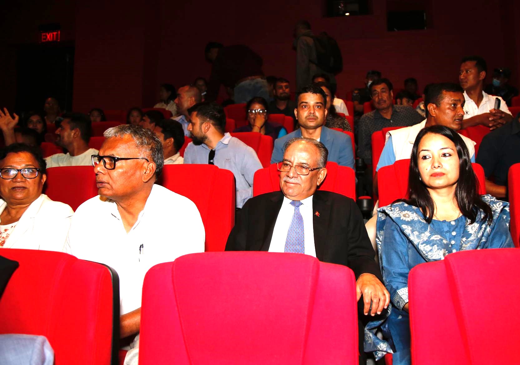 प्रचण्डले हलमै गएर ‘महाभोज’ चलचित्र हेरेपछि भने ः चाखलाग्दो र तथ्यपरक..