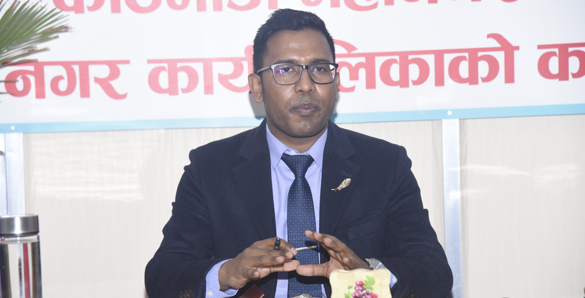 काठमाडौँ महानगरपालिकाका पूर्वप्रमुख प्रशासकीय अधिकृत परियारलाई २५ हजार धरौटीमा छाड्न आदेश