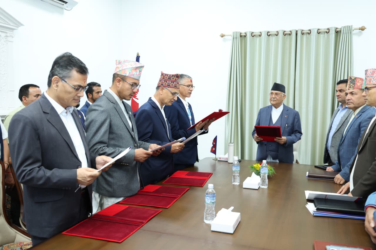 विपी धरान सहित चार स्वास्थ्य विज्ञान प्रतिष्ठानका उपकुलपतिले लिए सपथ