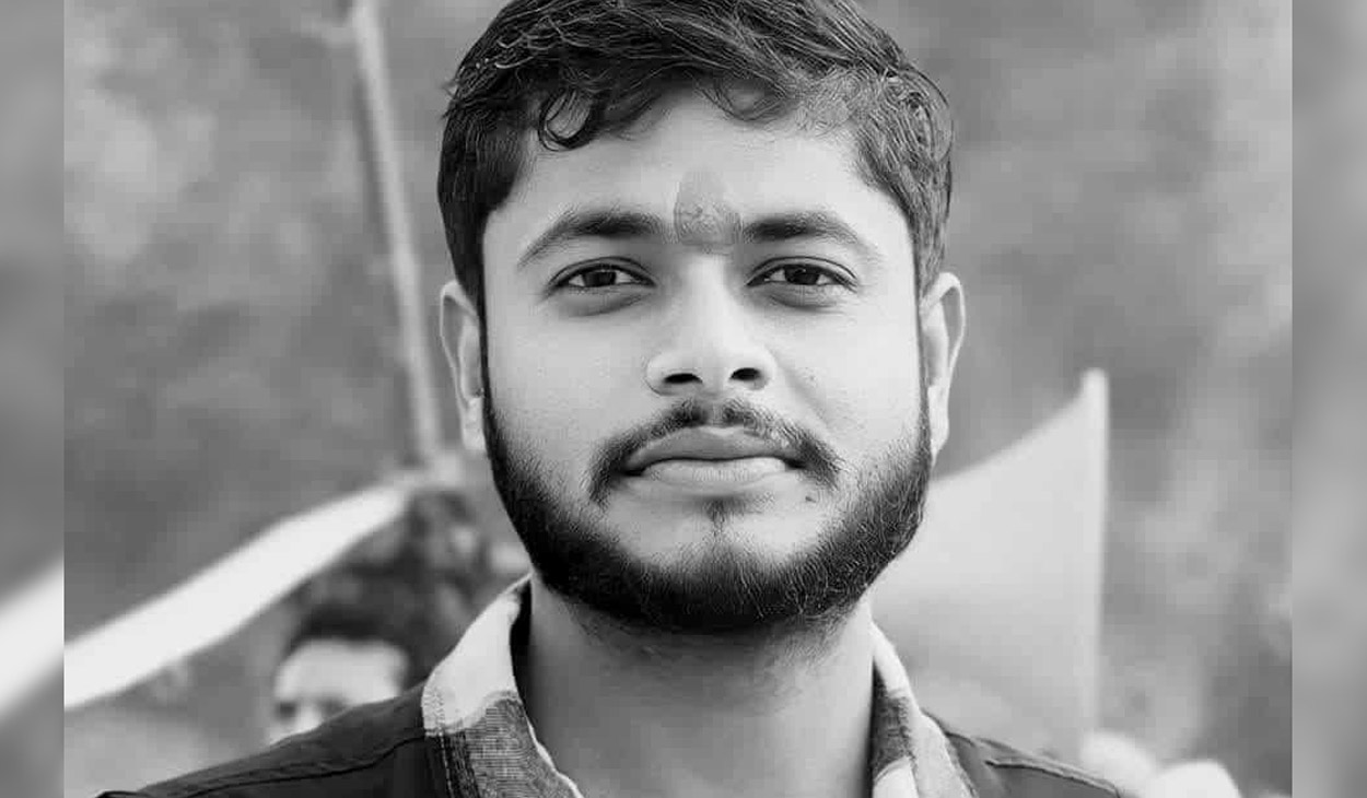 पत्रकार रबिन्द्र प्रजापतिको आत्महत्या : धम्कीपछि तनावले झेलिएका थिए