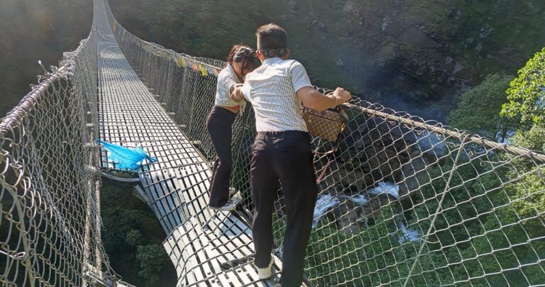 ओखलढुङ्गामा पुल मर्मत नहुँदा सर्वसाधारणलाई सास्ती
