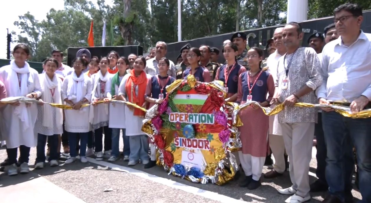 ‘अपरेशन सिन्दूर’को स्मरण गर्दै जम्मूमा बीएसएफका जवानहरुले मनाए रक्षाबन्धन
