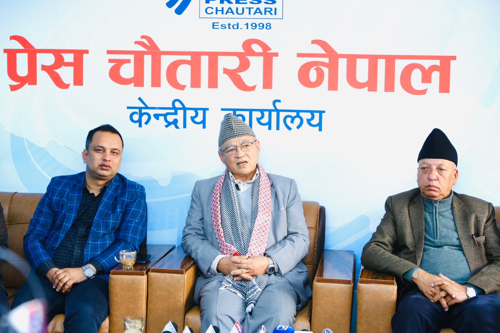 नेतृत्वमा ओलीको निरन्तरता पार्टी र राष्ट्रको आवश्यकता : बादल