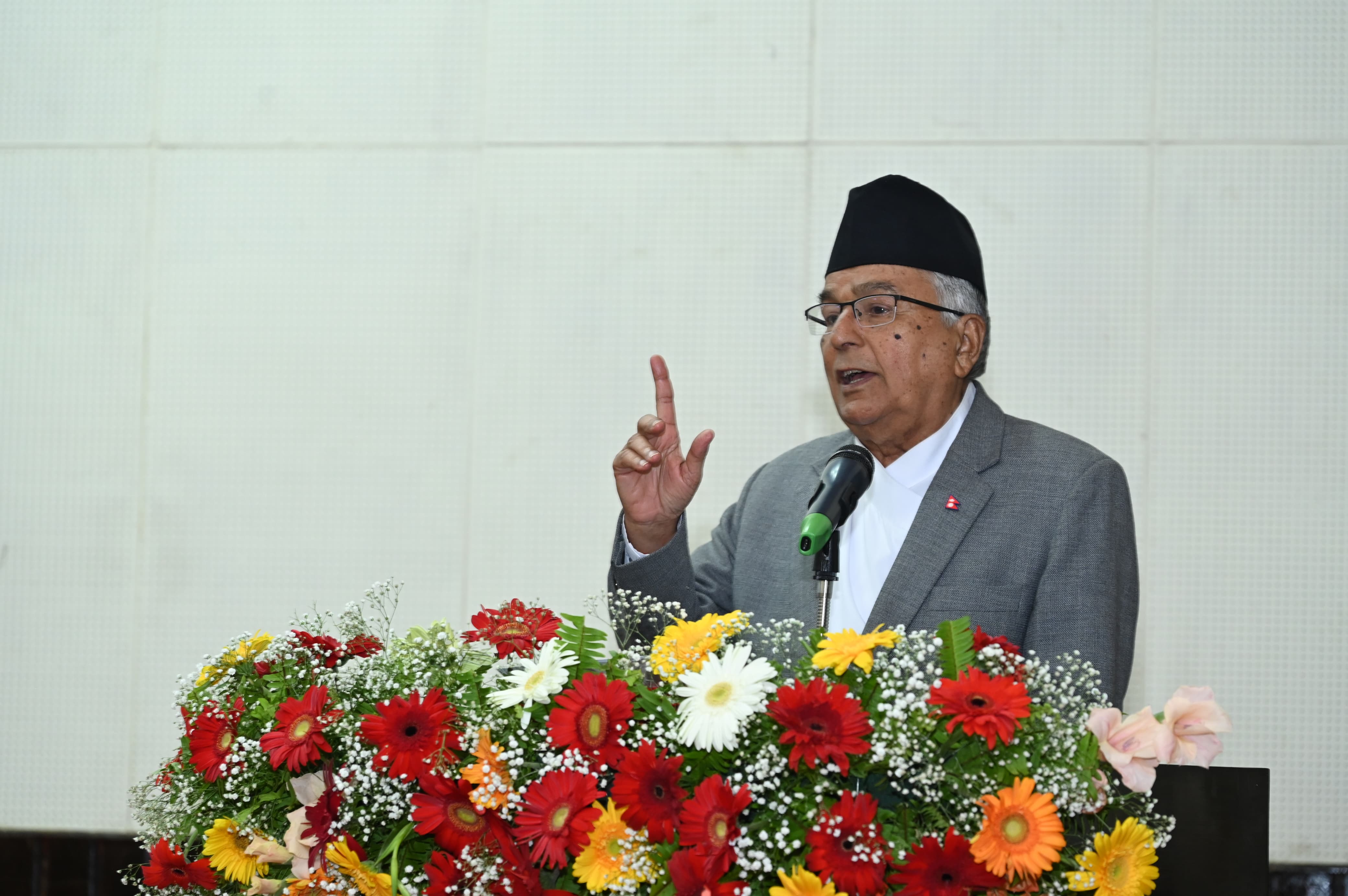 गिरिजाबाबु क्रान्ति र शान्तिको नेता : राष्ट्रपति पौडेल