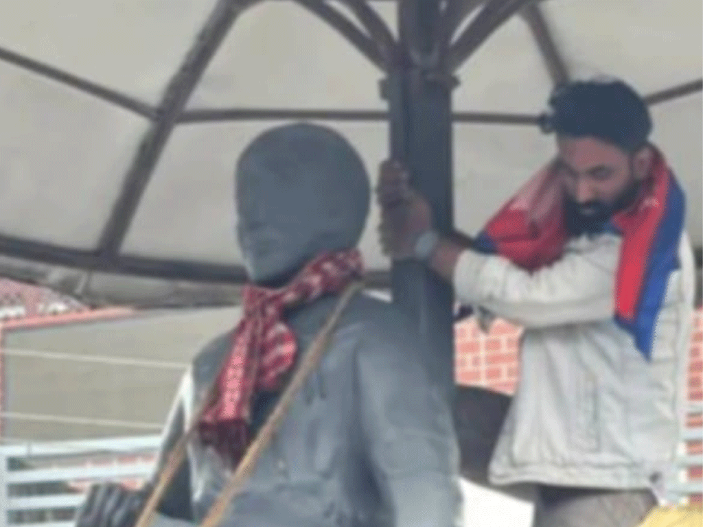 जेन-जी आन्दोलनको क्रममा माइकिङ गर्दै आगजनी र तोडफोडका लागि अपिल गर्ने रास्वपाका कार्यकर्ता पाण्डे पक्राउ