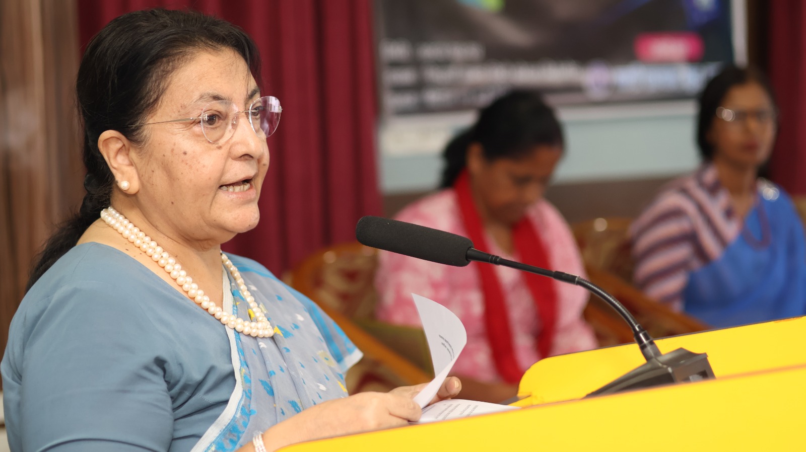 झापामा 'सञ्चारमा नारी'को विमोचन गर्दै पूर्वराष्ट्रपतिले भनिन्,'चौथो अङ्गमा महिलाको उपस्थिति अझै न्यून'