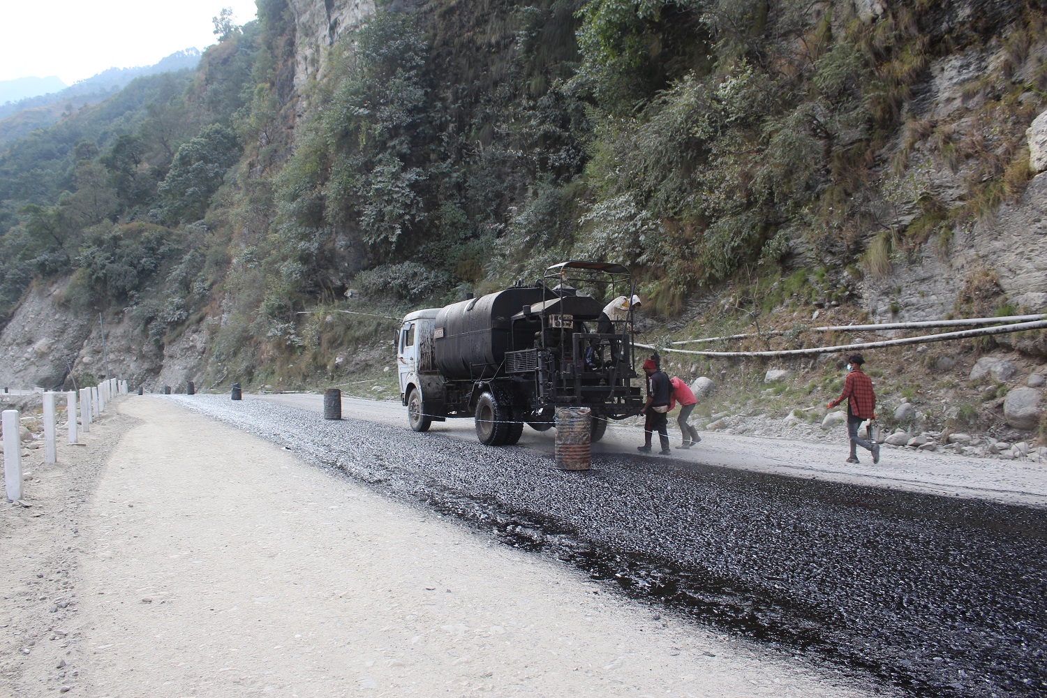 कर्णालीमा ७७१.३६ किलोमिटर सडकमा कालोपत्र