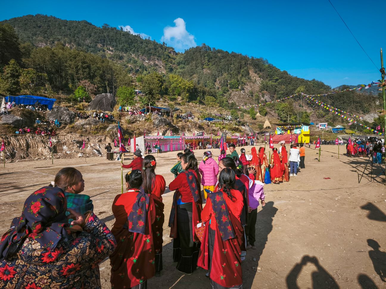 खाँदबारीमा सेकाहा महोत्सव सुरु