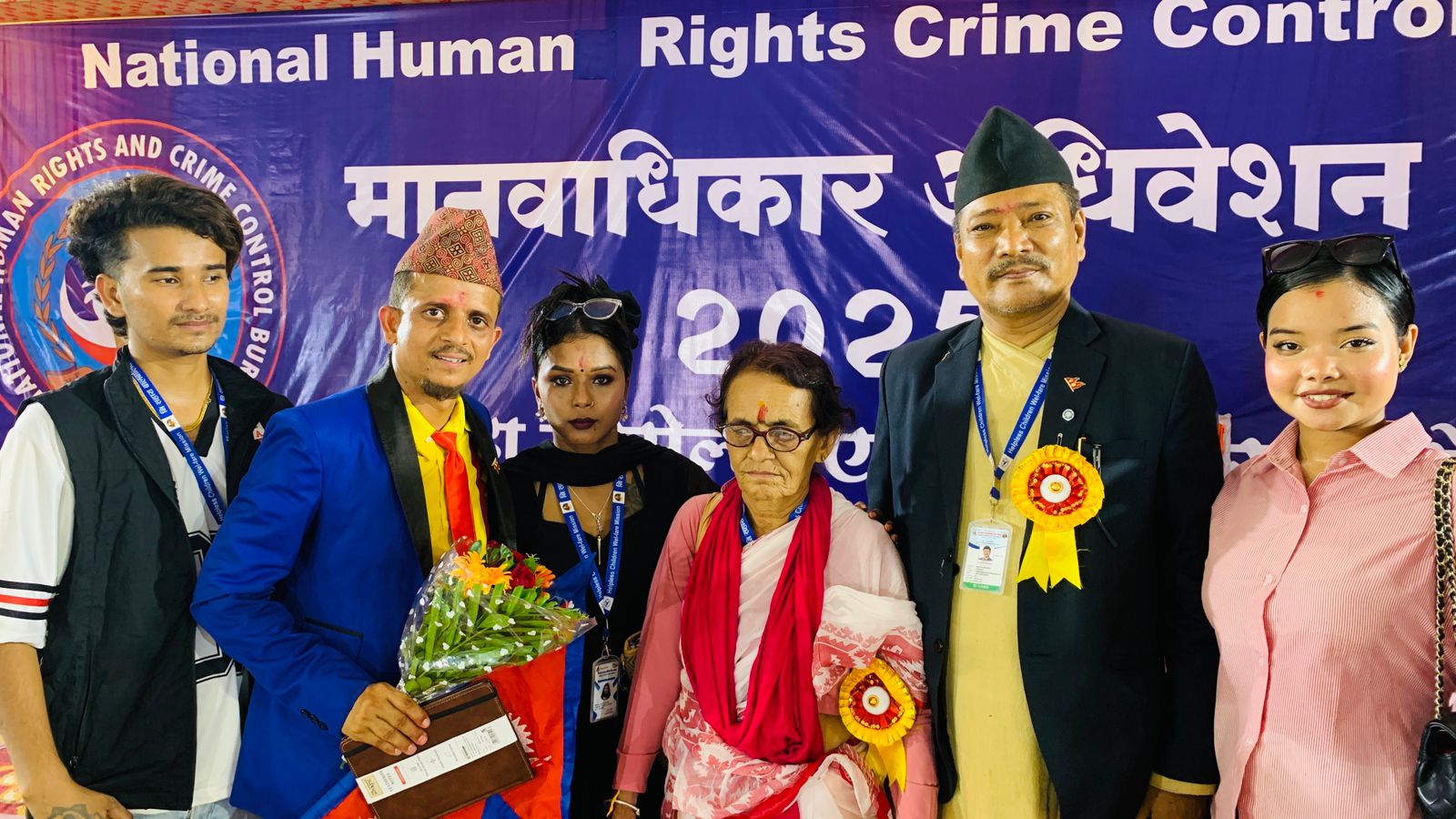 इटहरीका गिता गौतम र तुलसी घिमिरे भारतमा सम्मानित