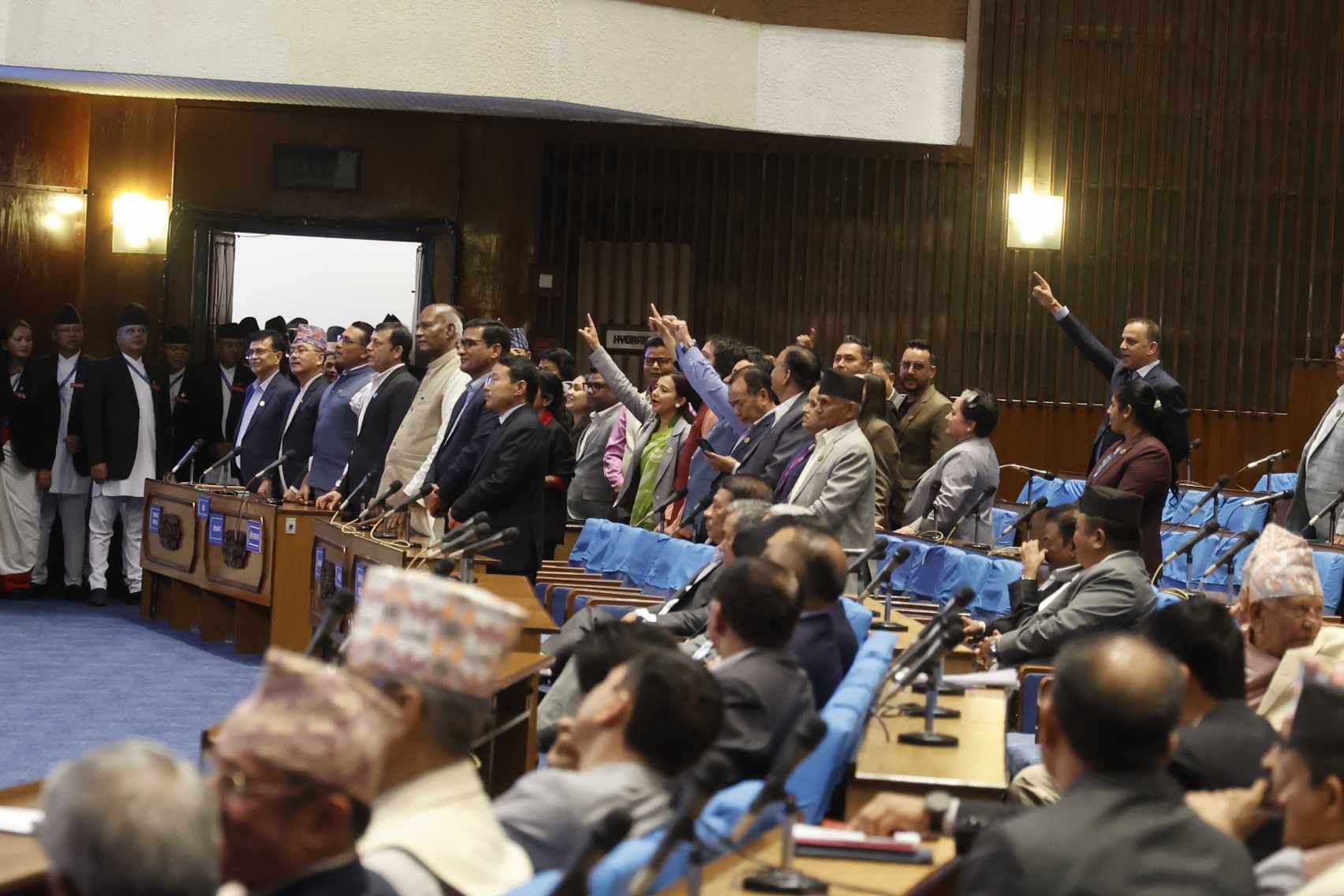रास्वपा र राप्रपाद्वारा संसद् बहिष्कार