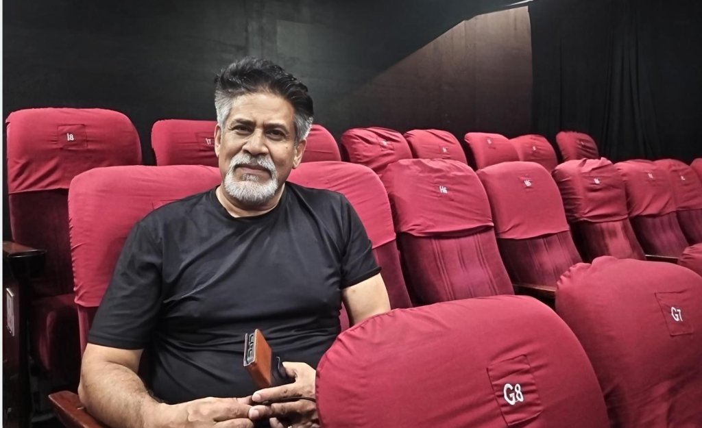 रङ्गमञ्चले मेरो कलाकारितालाई अनुशासित बनाउँछ : अभिनेता सरोज खनाल