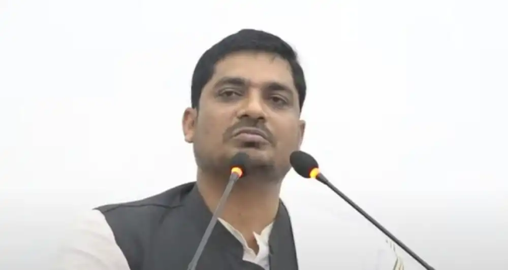 पक्राउ परेपछी मधेश प्रदेश सांसद सरोज कुमार सिंह निलम्बित