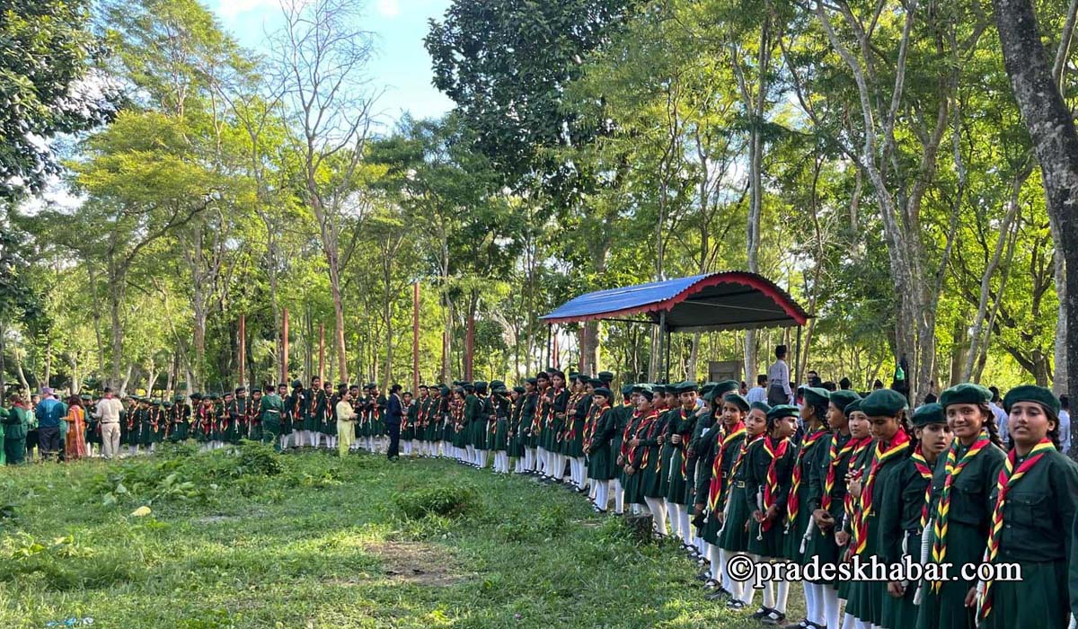इटहरीमा दुई सय बढी विद्यार्थी स्काउटरका रूपमा दीक्षित