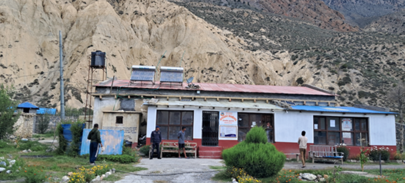 मुस्ताङ कारागारको एउटै भवनमा कैदीबन्दी र सुरक्षाकर्मी