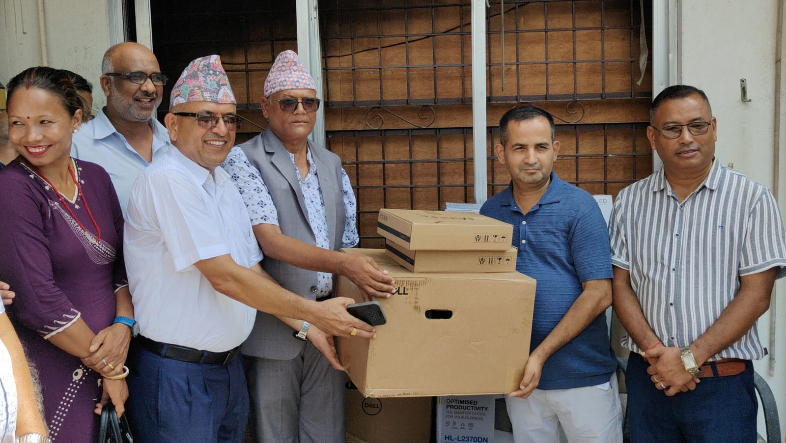 सुन्दरहरैंचा नगरपालिकालाई पूर्व मेयर ढकालको सहयोग