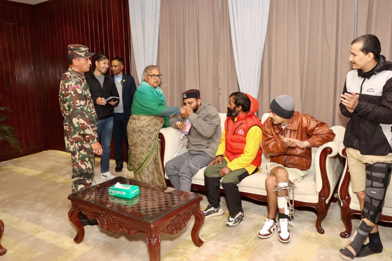 निकोलस भुसाल र हरिश विष्टले तोडे अनशन, सरकारसँग ६ बुँदे सम्झौता