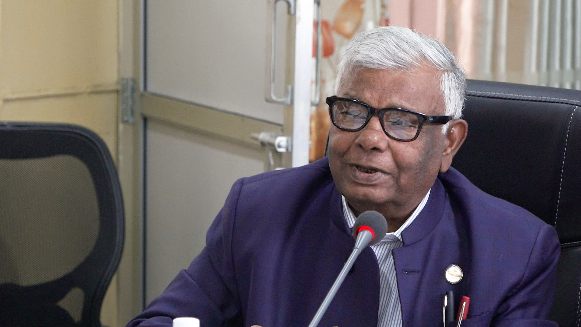 महिलामन्त्री भन्छन्, 'नेपालले सबैलाई सामाजिक सुरक्षा भत्ता दिन सक्दैन'