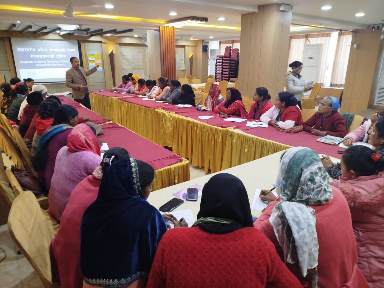 आत्मनिर्भर समूह तथा वडास्तरीय महिला सञ्जालका सदस्यहरूको क्षमता अभिवृद्धि कार्यशाला सम्पन्न