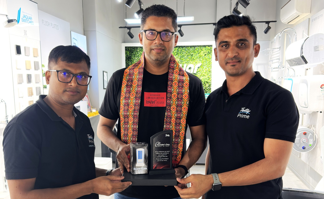 ट्याली सफ्टवेरको बिर्तामोडमा प्रयोगकर्ता भेटघाट, ‘निर्माण नेपाल प्रालि’ विशेष सम्मानित