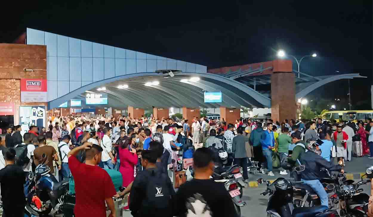 त्रिभुवन अन्तर्राष्ट्रिय विमानस्थलमा यात्रुहरूको भीड