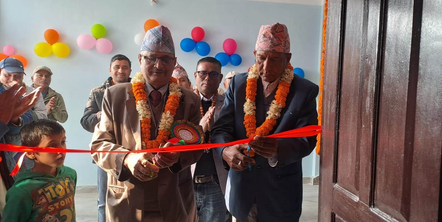डिन झापाको नवनिर्मित कार्यालय भवन उद्घाटन