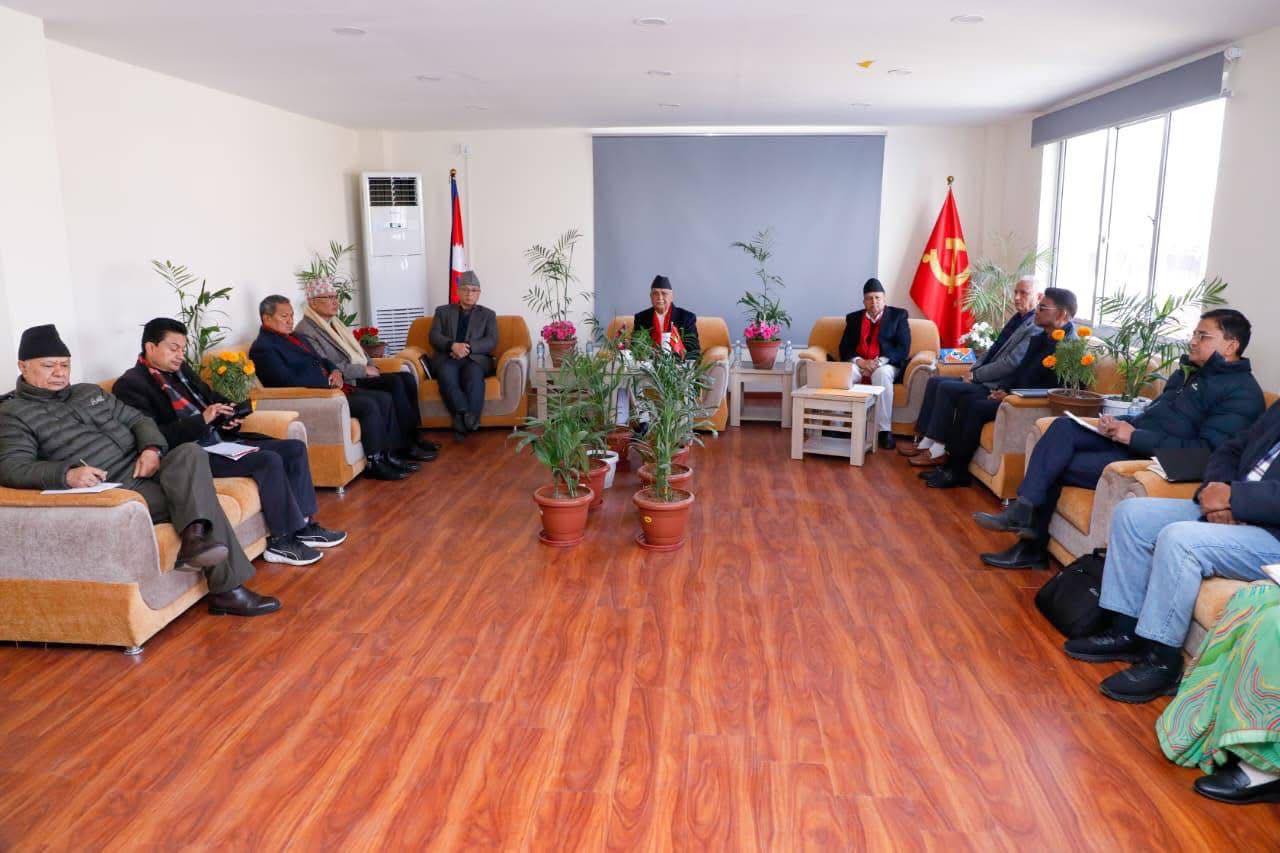 ओलीलाई चुनावी तालमेल गर्न र घोषणा पत्र बनाउने जिम्मा