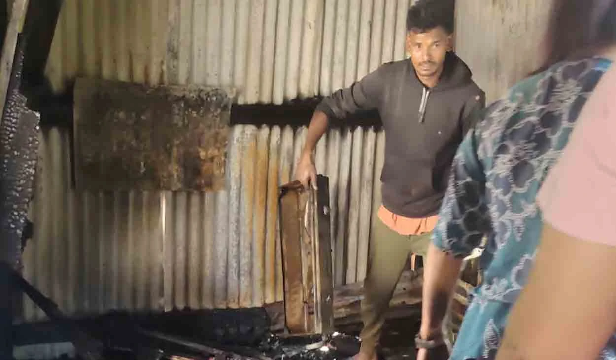 धनकुटामा आगलागी हुँदा पाँच लाखको क्षति