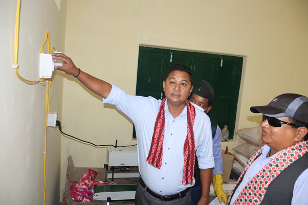 दृष्टिविहीनद्वारा सरफ उद्योग सञ्चालन