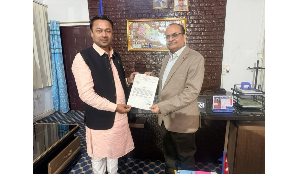 मधेशका मुख्यमन्त्री यादवले बुझाए प्रदेश प्रमुखलाई राजीनामा पत्र