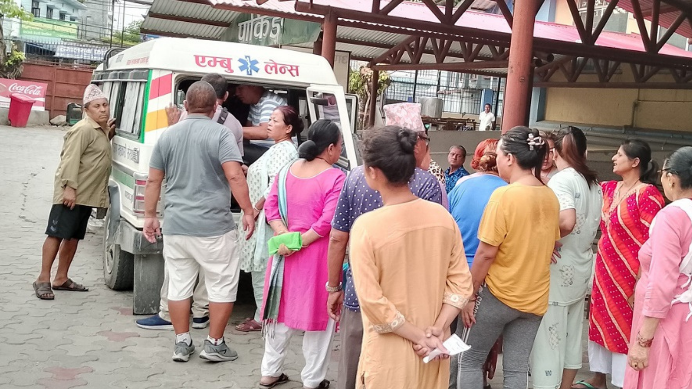 दमकमा जङ्गली हात्तीको आक्रमण : मर्निङ वाकमा निस्किएका दिदीबहिनी गम्भीर घाइते