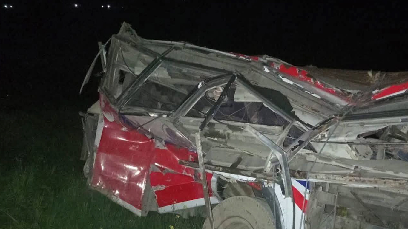 जन्ती बोकेको बस दुर्घटना, ८ जनाको मृत्यु, ४५ घाइते