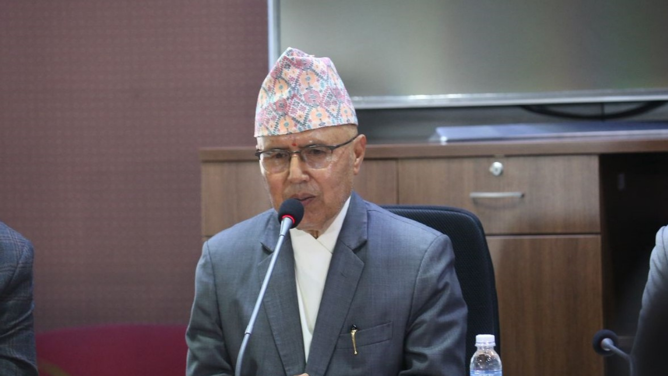 आफ्नै प्रतिवेदन कसरी कार्यान्वयन गर्दै छन् अर्थमन्त्री खनाल ?
