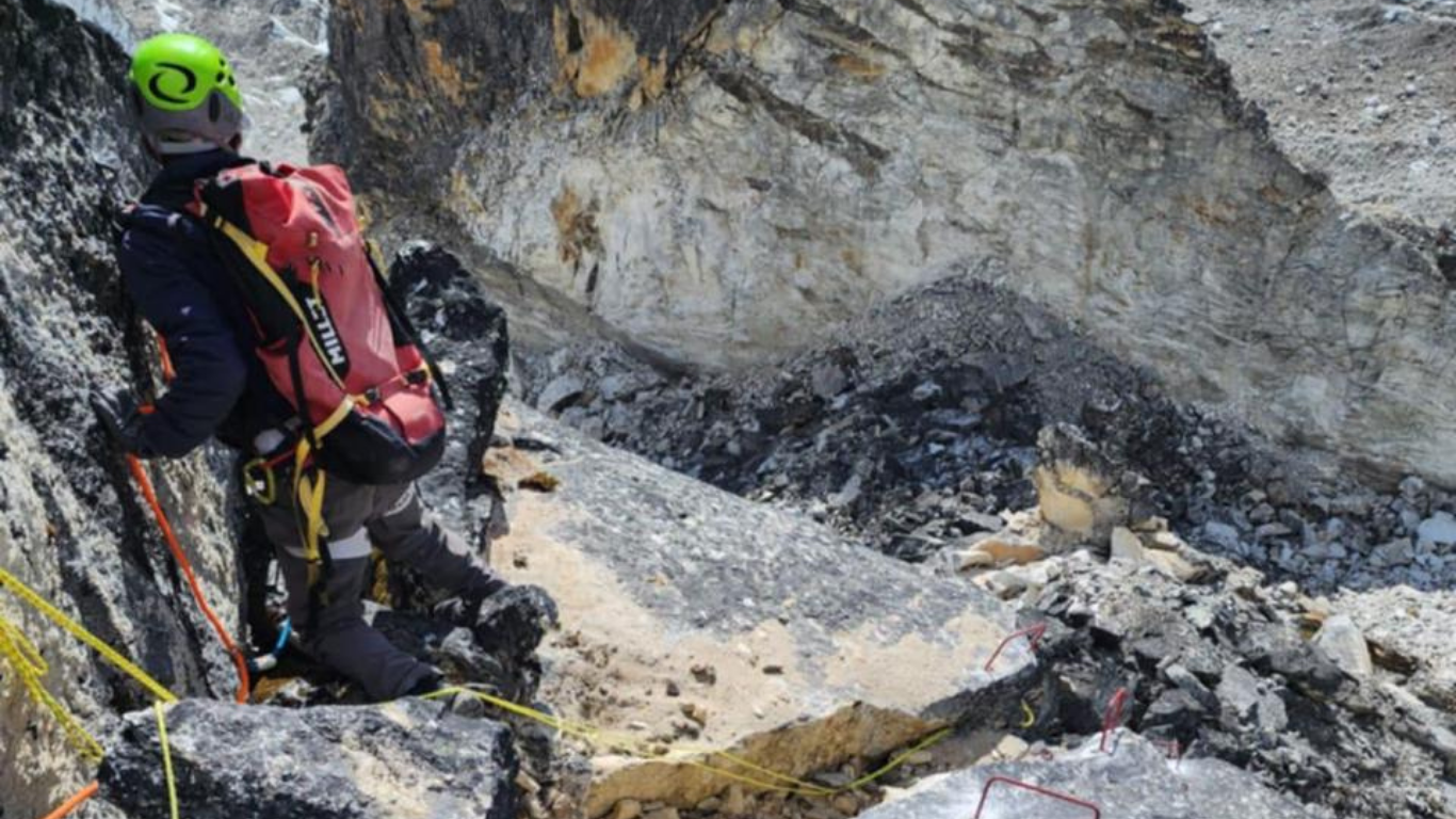 सगरमाथा आरोहण गर्ने सुरक्षित बाटो खुल्ने