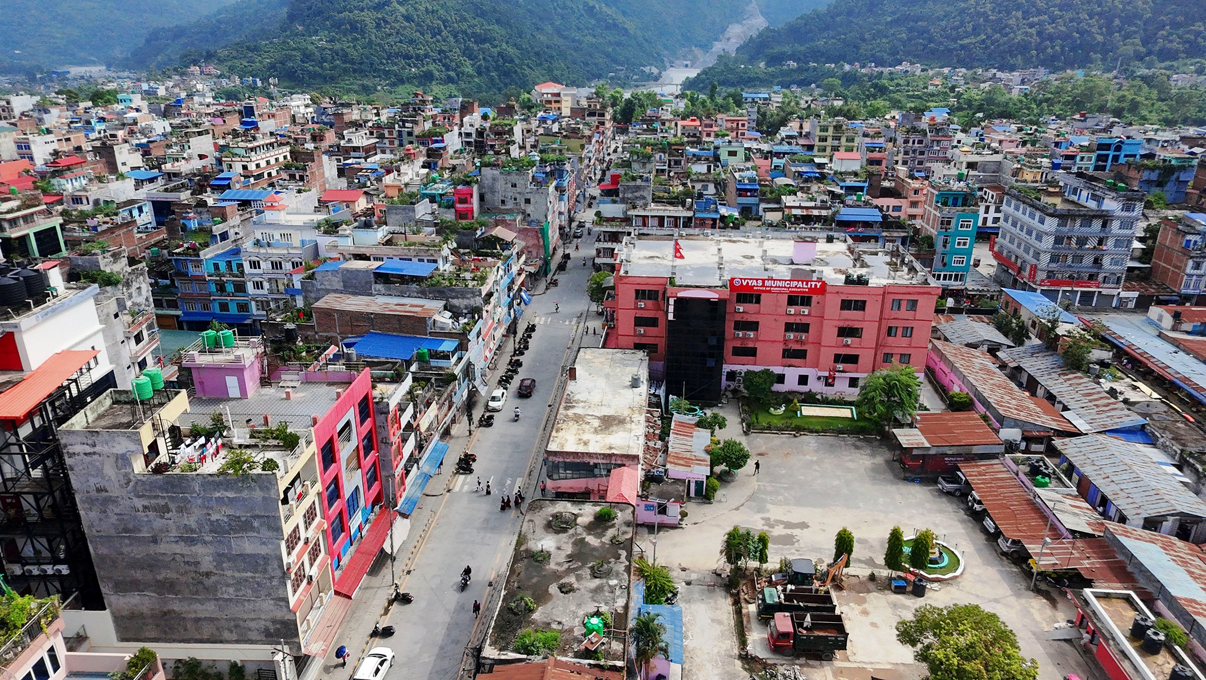 फोहरजन्य वस्तु बिक्री गरी १० लाख आम्दानी