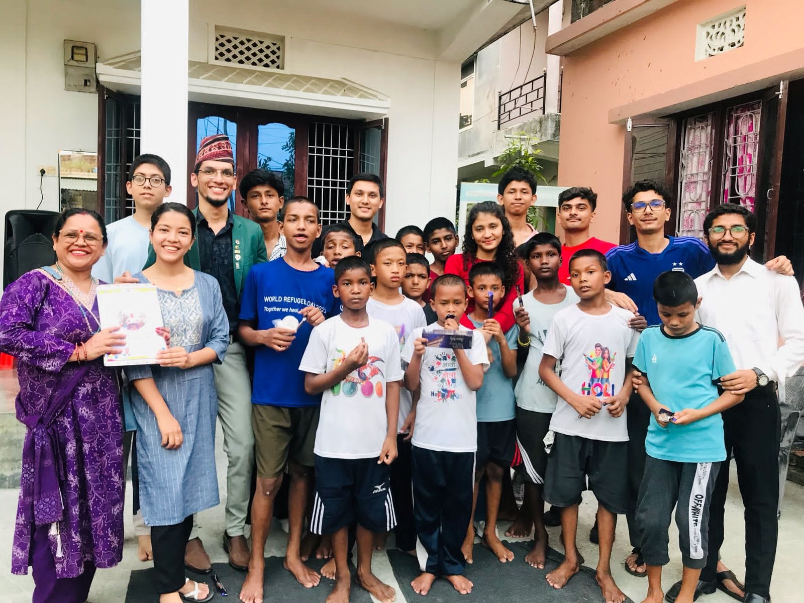 जन्मदिनमा केक काट्ने परम्परा तोड्दै  बालबालिकासँग  ‘आशाको आवाज’ कार्यक्रम