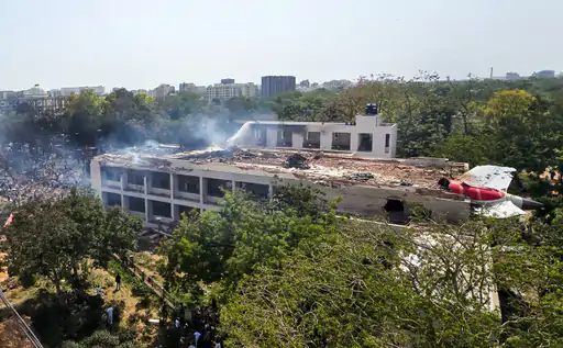 टाटा समूहले अहमदाबाद विमान दुर्घटनाका मृतकका परिवारलाई  १–१ करोड रुपैयाँ दिने