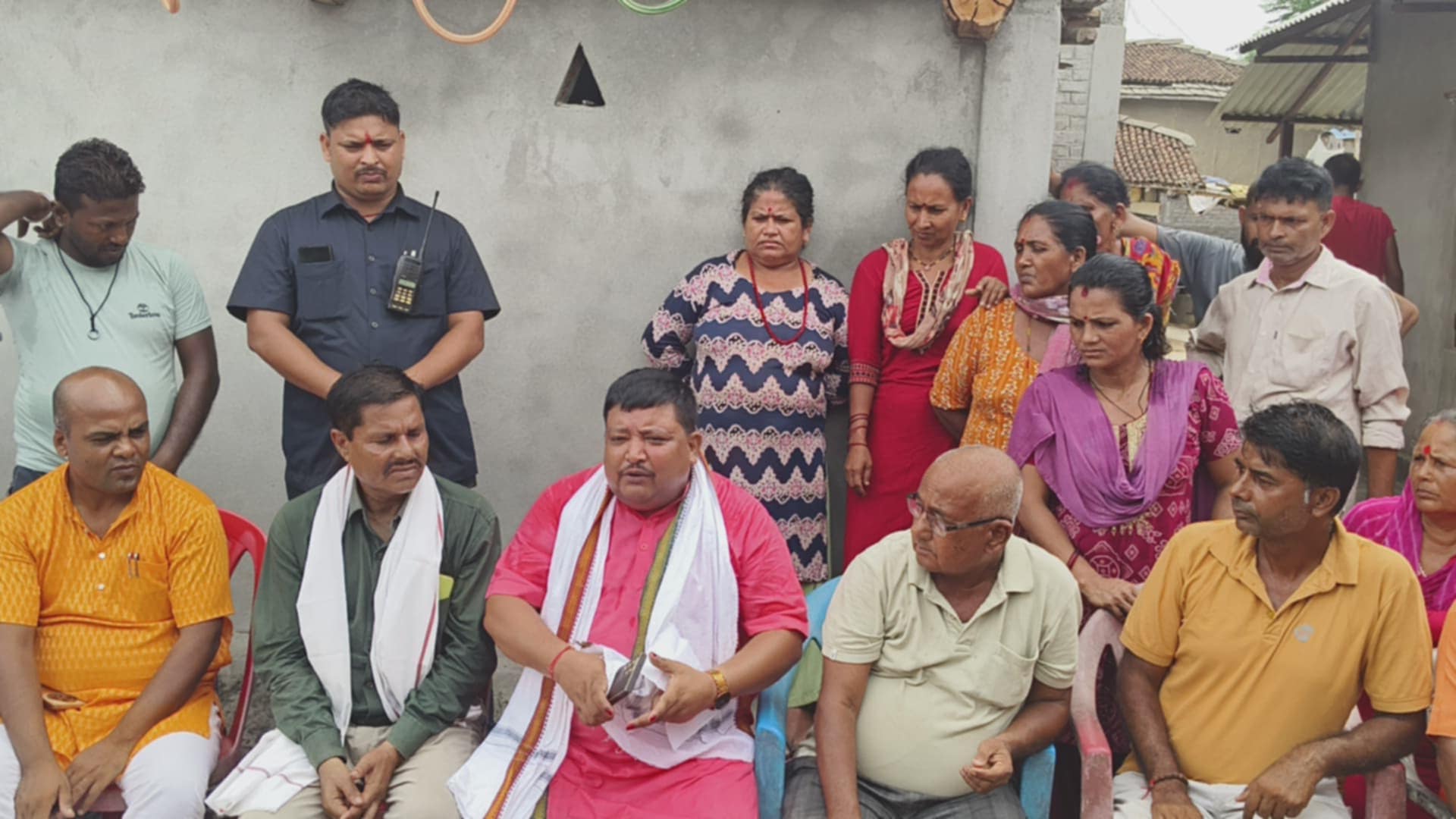 सर्लाहीको बरहथवा घटनामा पीडितको पक्षमा उभिने : पूर्वमन्त्री सिंहको चेतावनी
