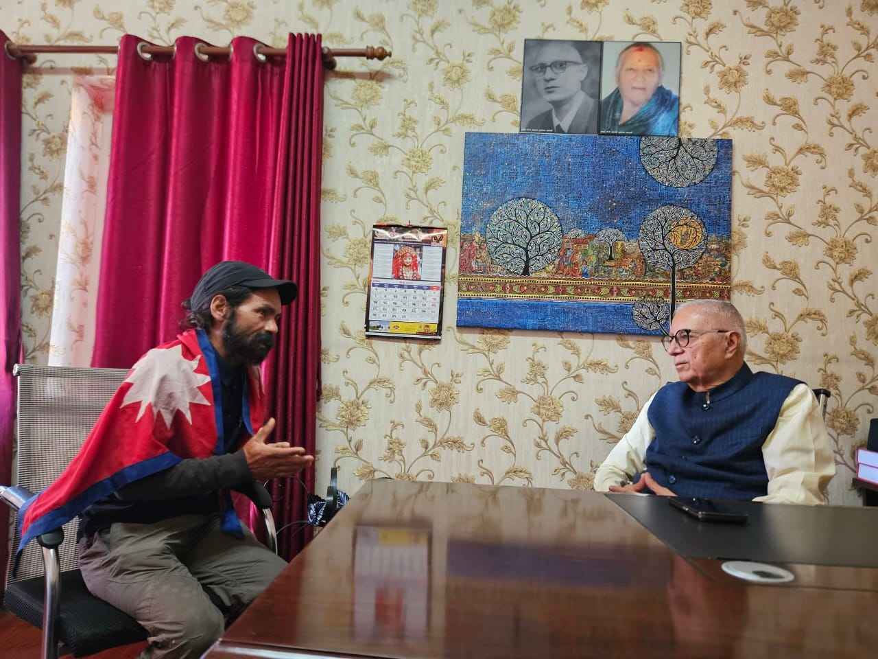 कर्णालीबाट पैदलयात्रा गरी काठमाडौं आइपुगेका बोहराको अभियानलाई नेताहरूको साथ