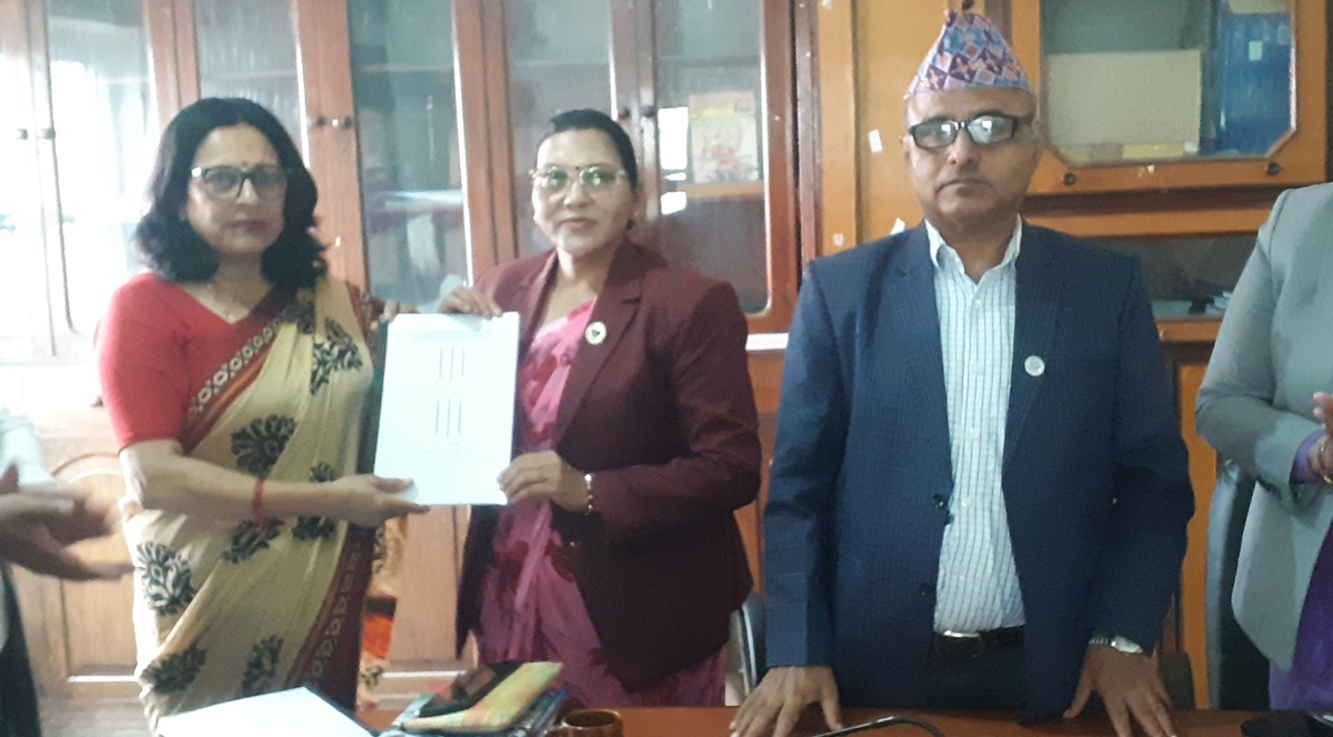 कोशी प्रदेशसभालाई आमसञ्चार विधेयकको संशोधन सुझाव हस्तान्तरण
