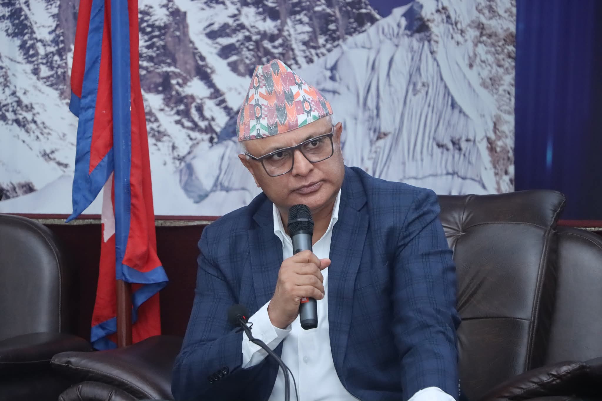 बीमा प्रक्रिया झन्झटरहित बनाउनुपर्नेमा मुख्यमन्त्री कार्कीको जोड