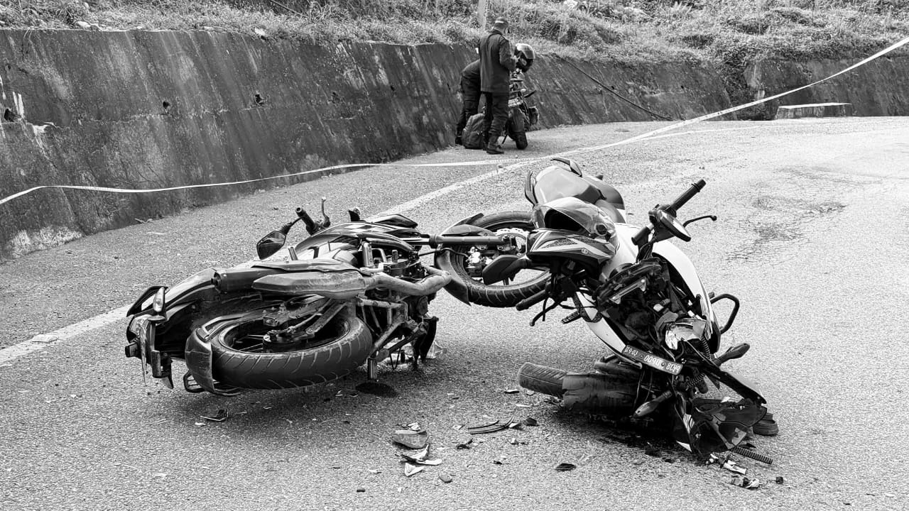 इलामको कन्याममा मोटरसाइकल दुर्घटना हुदाँ चार जना घाइते