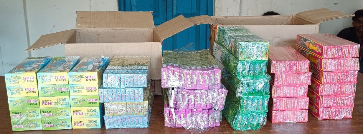 तिहार नजिकिँदै : पूर्वका बजारमा पटकाको ओसारपसार तीव्र, सीमामा प्रहरीको कडाइ