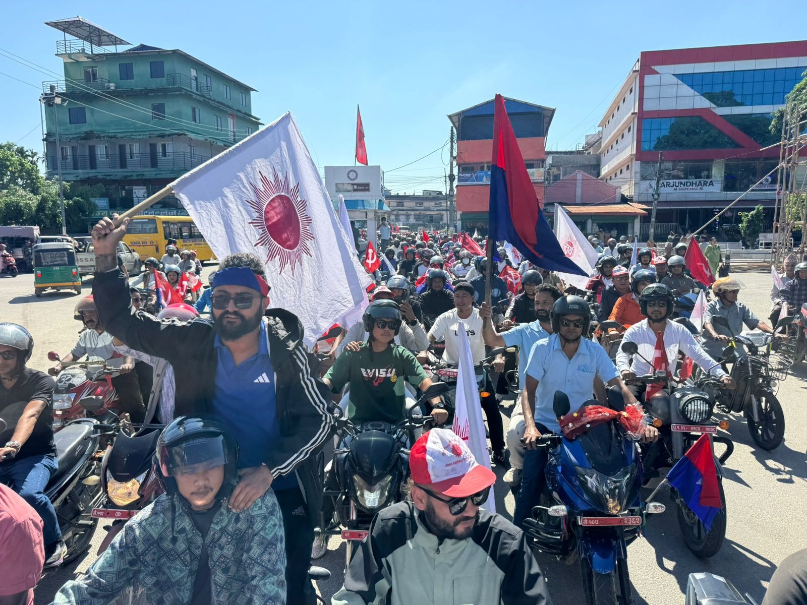 झापामा नेकपा एमालेद्धारा मोटरसाइकल ¥र्याली