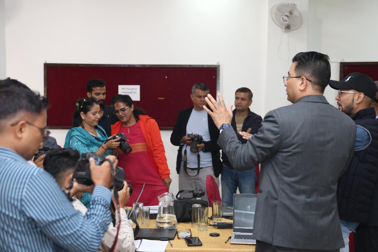 ‘क्यामेराको लेन्सबाट पर्यटनको कथा’ लेख्‍नेबारे पर्यटन फोटो पत्रकारिता तालिम सुरु