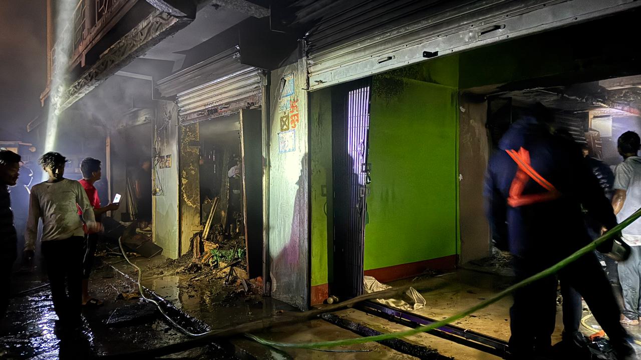 अर्जुनधारामा रहेको हार्डवेयर पसलमा आगलागी हुँदा ९० लाखको क्षति