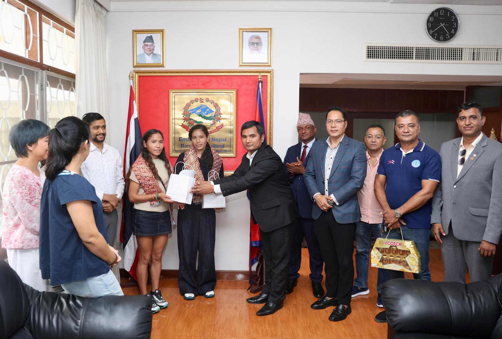 धावक सनमाया र रनमाया थाइल्याण्डमा सम्मानित